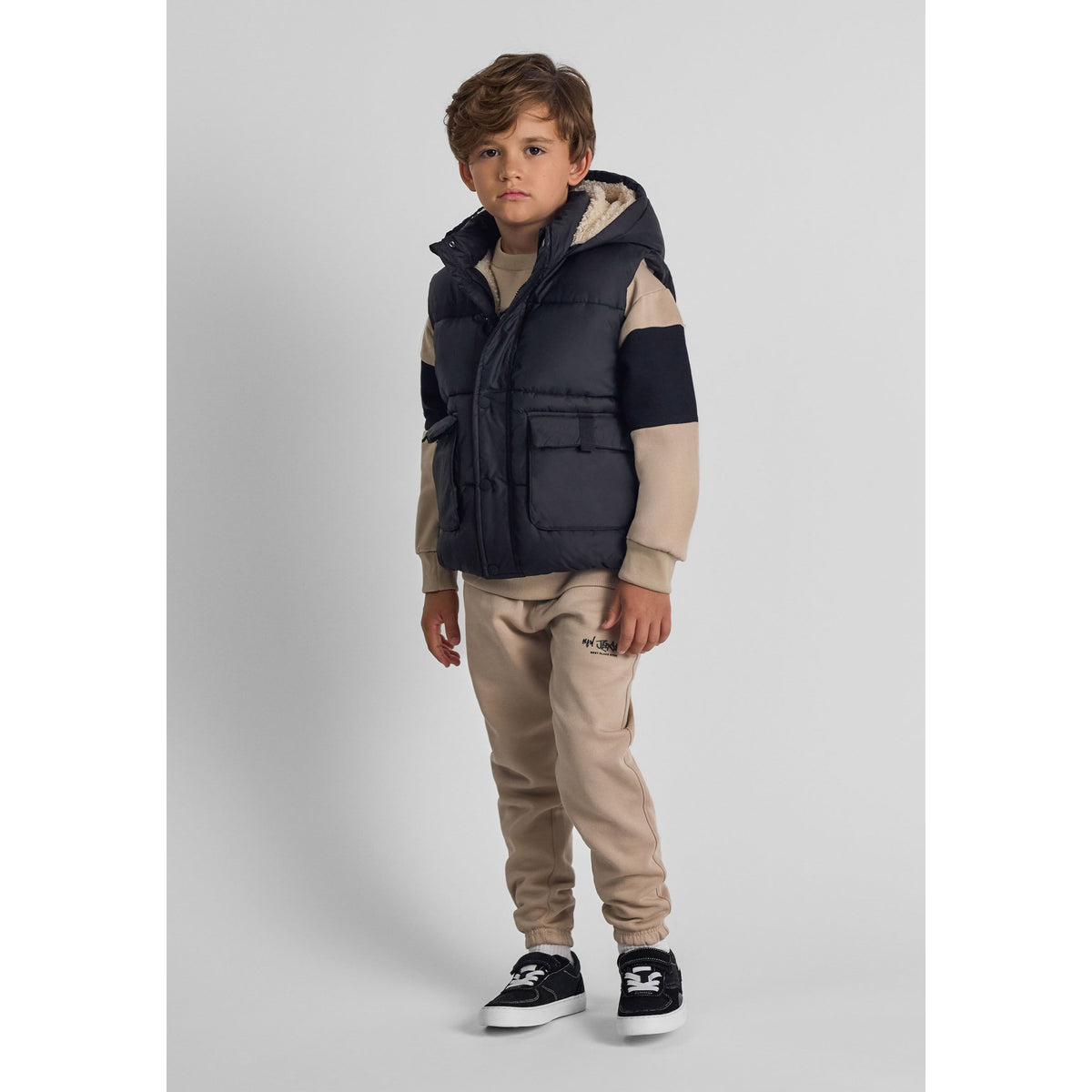 Boys' padded gilet in black — complete product view for square Shop card