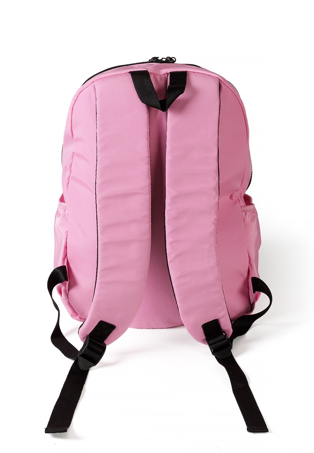 Roze meisjesrugzak met glanzende badges, rug met gewatteerde schouderbanden.