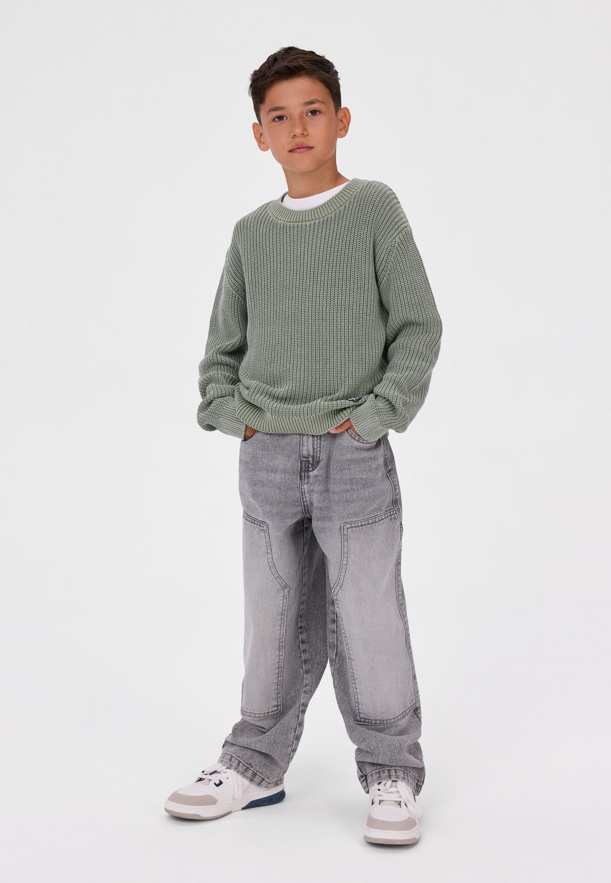 Grijze baggy carpenter-jeans voor kinderen, vooraanzicht.