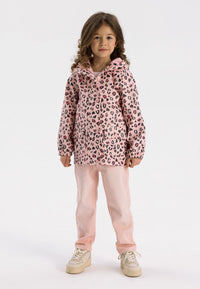 Colour: light pink