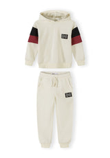 Colour: off-white