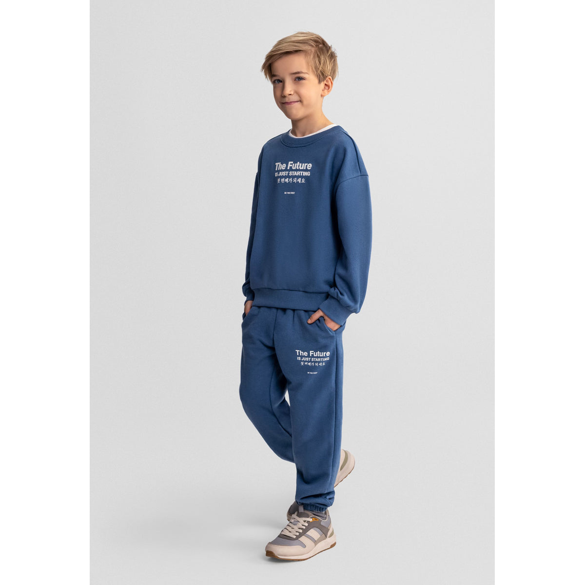 Boys' sweatshirt and joggers set in blue — complete product view for square Shop card