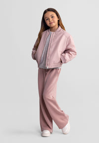 Colour: light pink