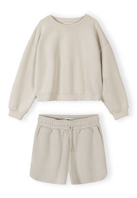 Colour: beige