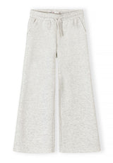 Colour: mottled grey