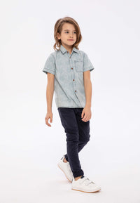 Hellblauer Denim