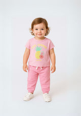 Colour: light pink