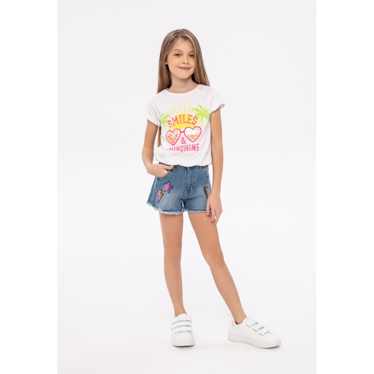 Girls' graphic t-shirt in white — complete product view for square Shop card
