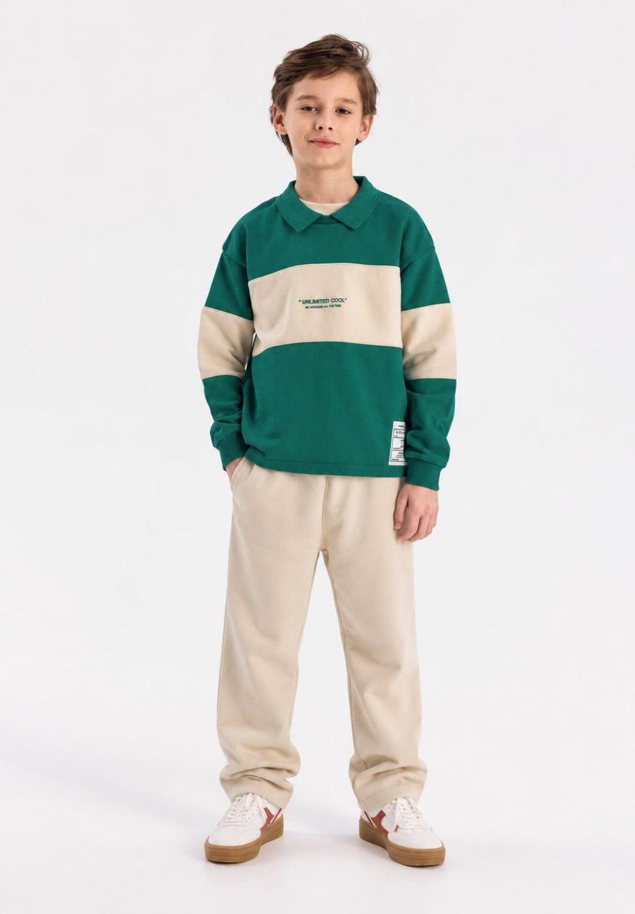Sweat à col polo garçon vert avec bande crème et broderie UNLIMITED COOL