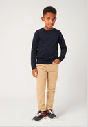 Sweter z okrągłym dekoltem i haftem na piersi granatowy