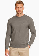 Sweter z okrągłym dekoltem i haftem na piersi