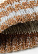 Czapka dziecięca zimowa Minoti – brązowa z napisem ICON i pomponem 2-14lat