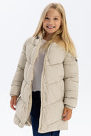 Girls long quilted winter jacket in light grey, front view with fixed hood and ribbed cuffs.
