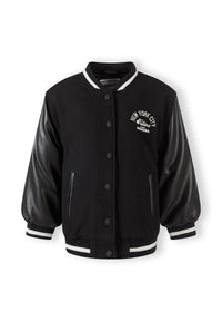 Color: Negro