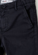 Klasyczne spodnie chino z kieszeniami