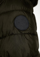 Kurtka z odpinanym kapturem i ukrytymi kieszeniami