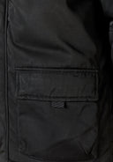 Wydłużona parka z kapturem i kieszenią na piersi