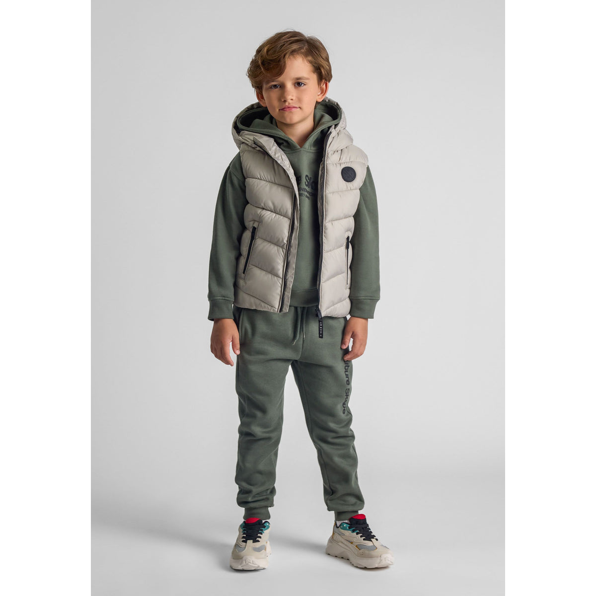 Boys' padded gilet in light grey — complete product view for square Shop card