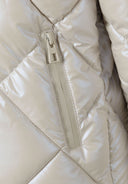 Pikowana w diamenty kurtka z kapturem