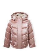 Kurtka z metalicznym połyskiem i futerkiem