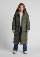 Długa kurtka zimowa z zapięciami po bokach