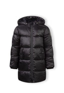 Długa pikowana kurtka z futerkiem i naszywką