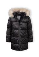 Długa pikowana kurtka z futerkiem i naszywką