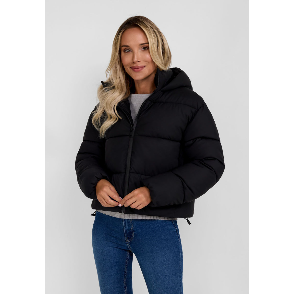Women's cropped puffer jacket in black — complete product view for square Shop card