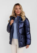 Krótka pikowana kurtka z kapturem i kieszeniami