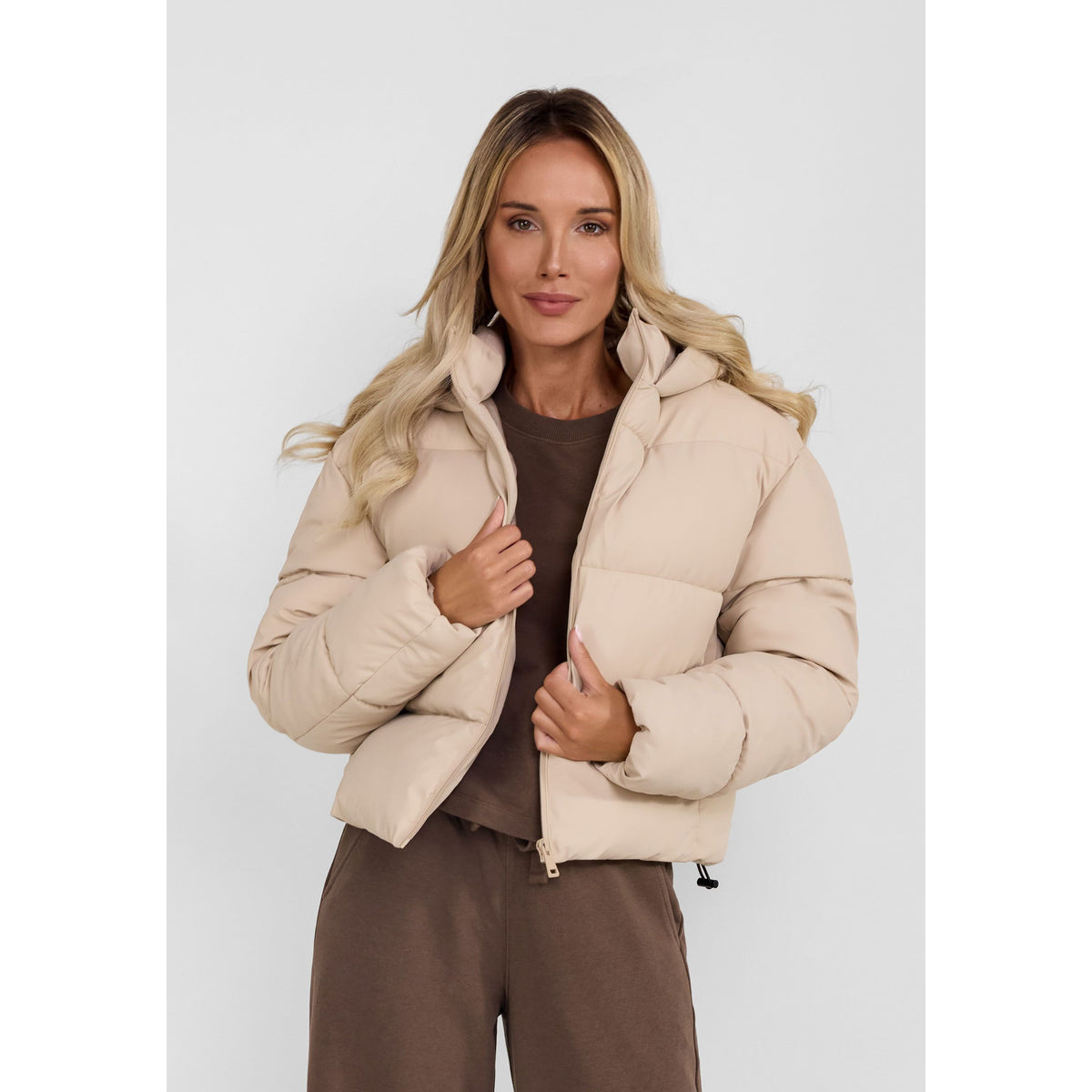 Women's cropped puffer jacket in beige — complete product view for square Shop card