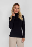 Sweter z golfem z miękkiej dzianiny z wiskozą