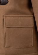 Ocieplany płaszcz z kołeczkami i kapturem