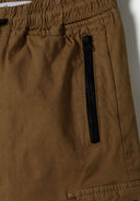 Spodnie cargo z nadrukiem i kieszeniami na suwak