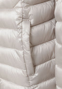 Pikowana kurtka z kapturem i suwakiem