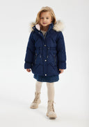 Pikowana kurtka zimowa z futerkiem i troczkiem w talii