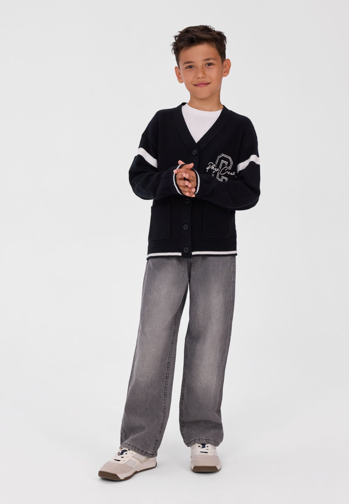 Boys' black cardigan with varsity stripes and patch pockets – Minoti 34KNIT401