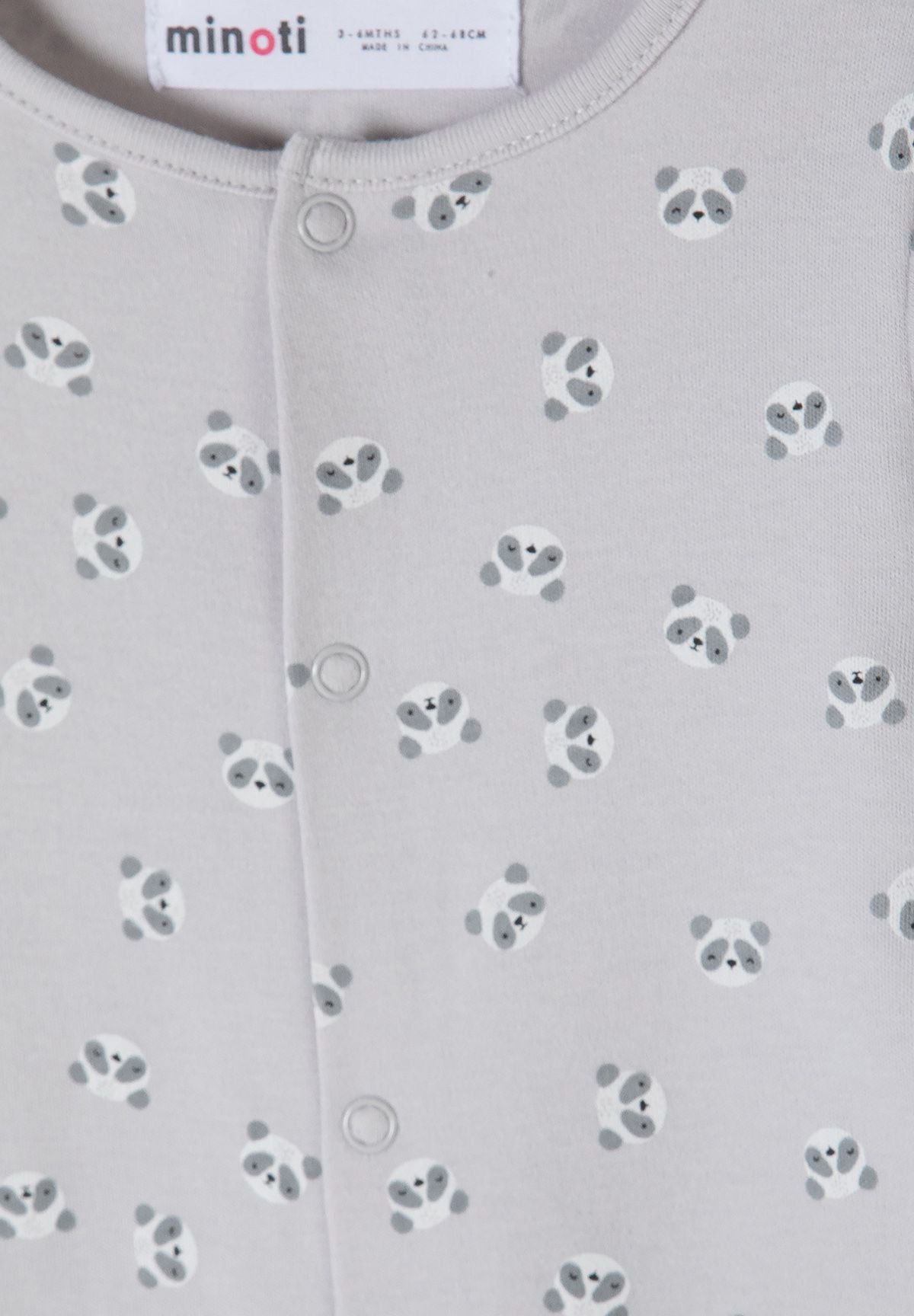 Babybeige en grijze slaapzakjes met dierenprint (set van 3), detail van de grijze print.