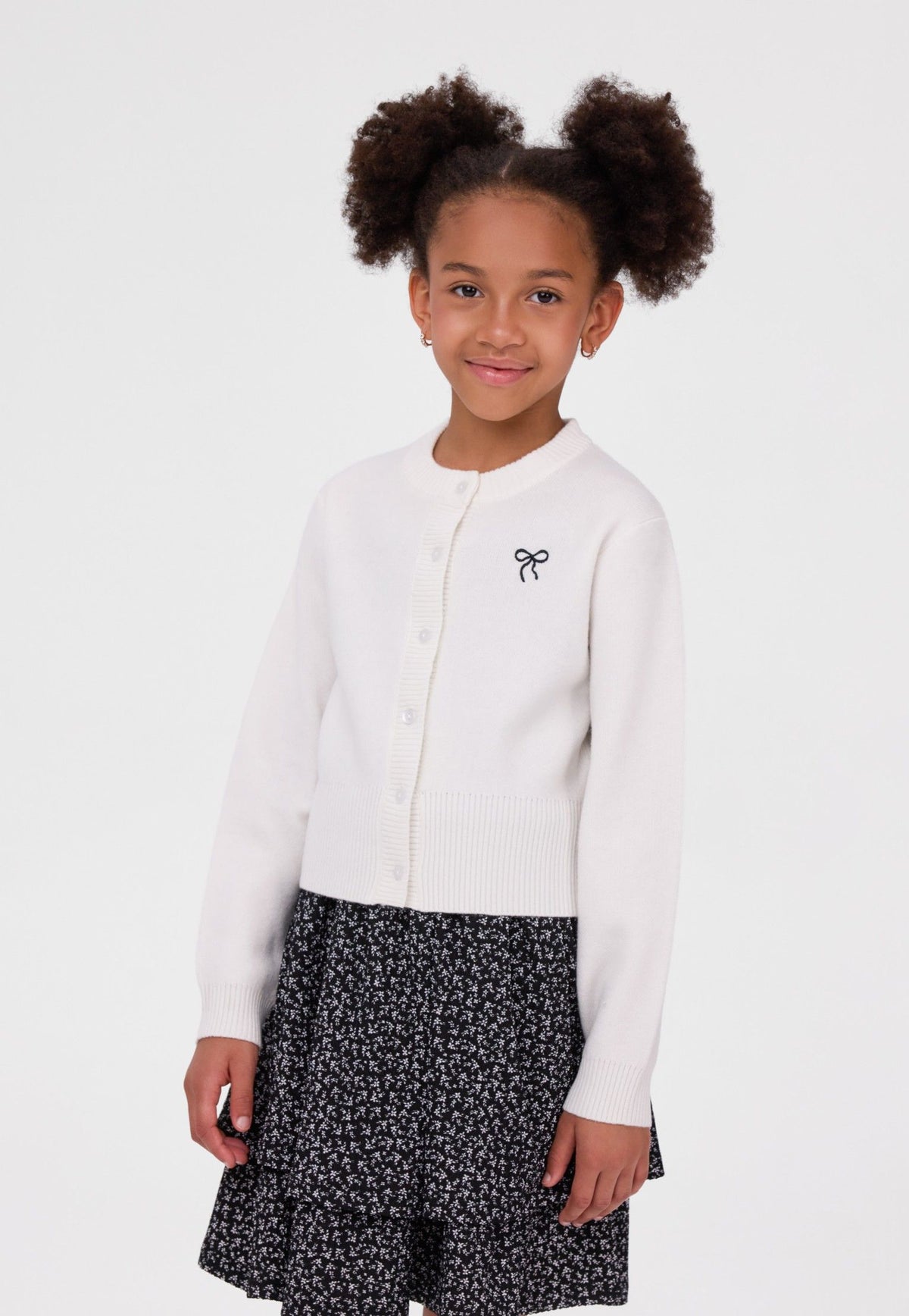 Girls' cream knitted cardigan with an embroidered bow – Minoti 32KNIT151