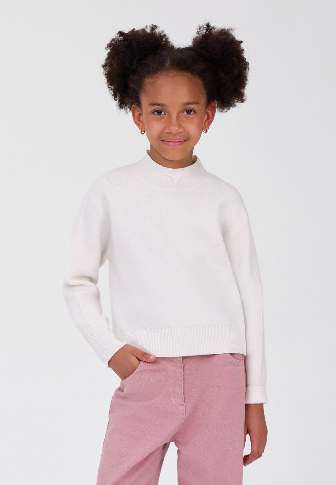 Girls' cream jumper with a high neck and drop shoulders – Minoti 32KNIT173