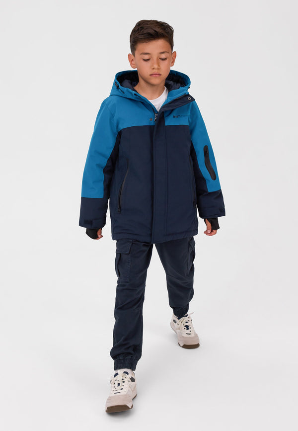 Parka pour garçon à blocs de couleur bleu sarcelle et bleu marine, vue de face.
