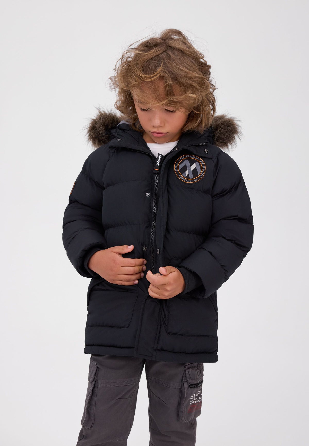 Boys' black parka jacket with detachable faux fur hood – Minoti 33COAT280, 3