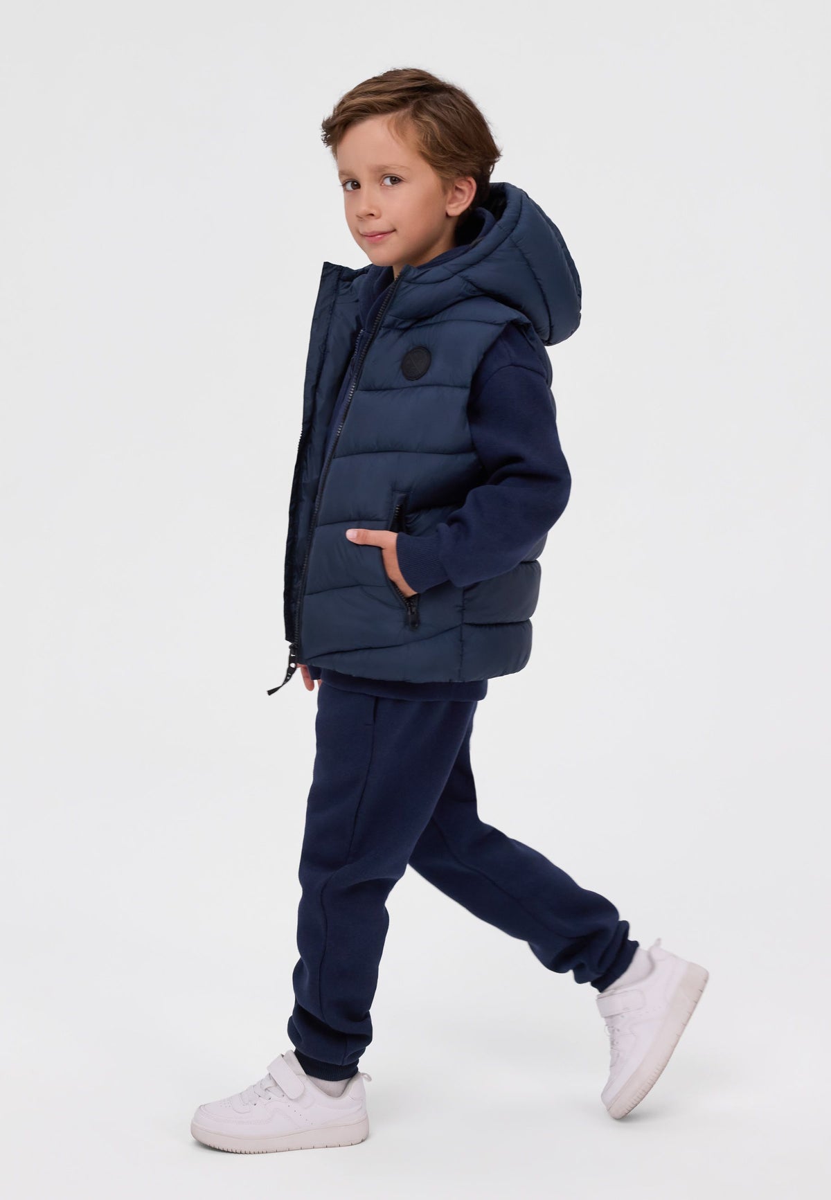 Boys' navy padded gilet with a hood and zipped pockets – Minoti 33GILET504, 2