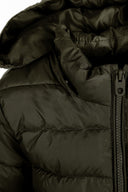 Kurtka z odpinanym kapturem i ukrytymi kieszeniami