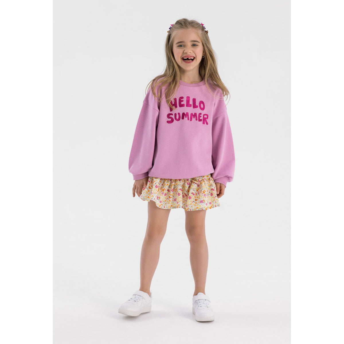 Girls' crew neck sweatshirt in dusty pink — complete product view for square Shop card