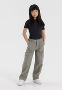 Bojówki z szeroką nogawką i kieszeniami