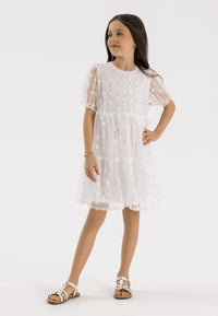 Colour: white