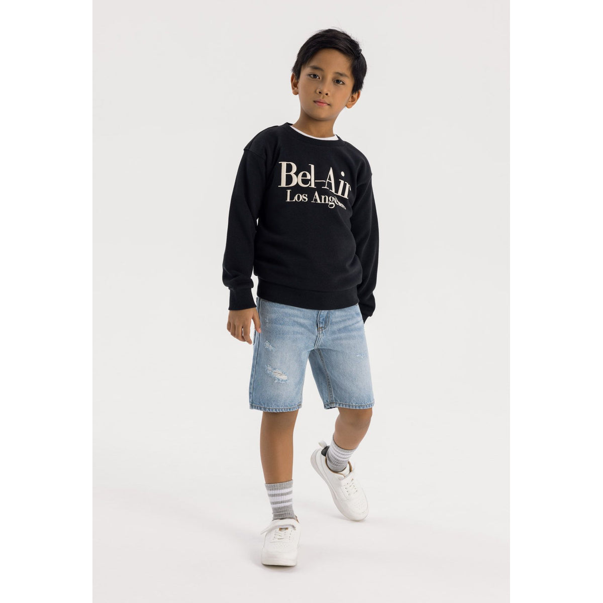 Boys' sweatshirt in black — complete product view for square Shop card