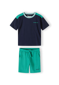 Colour: green