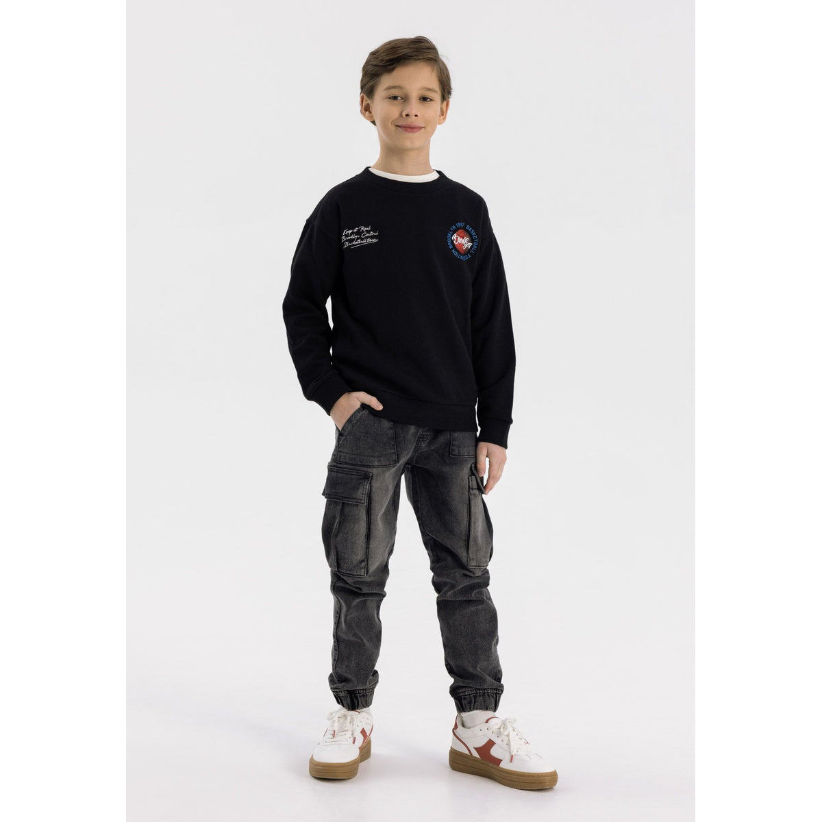 Boys' crew neck sweatshirt in black — complete product view for square Shop card