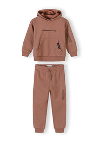 Colour: cognac